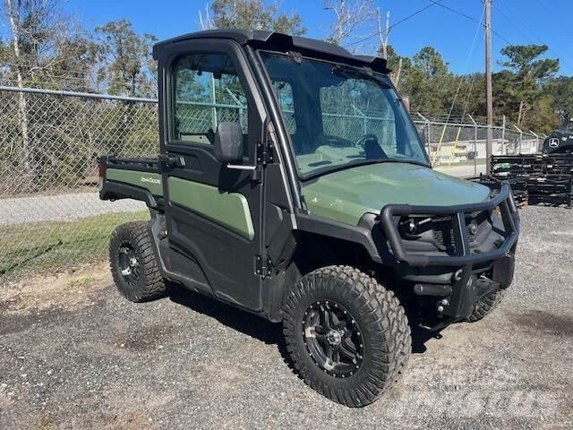 John Deere 835R Redskapsbärare