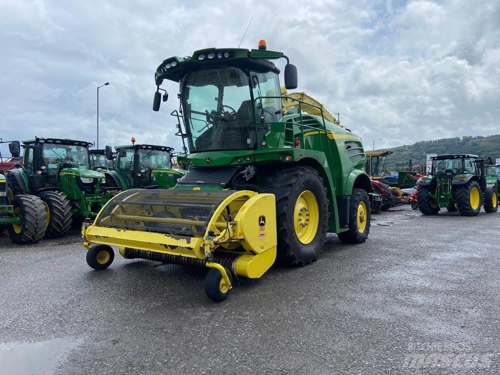 John Deere 8400i Fälthackar