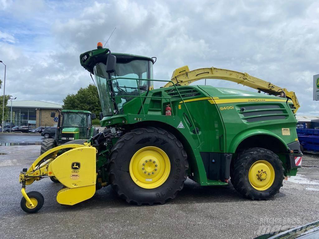 John Deere 8400i Fälthackar