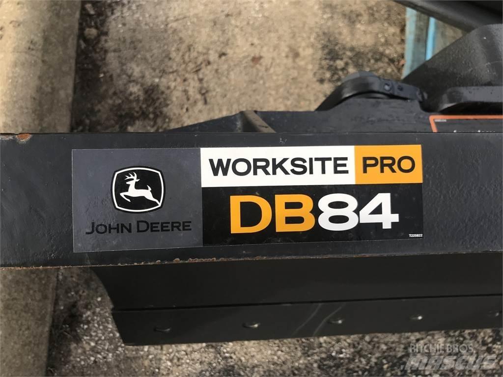 John Deere DB84 Entreprenad - Övrigt