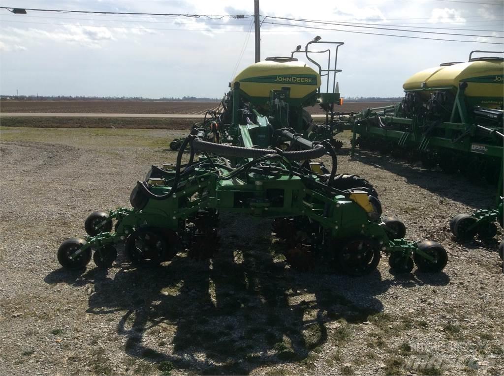 John Deere DR18 Sättare och planteringsmaskiner