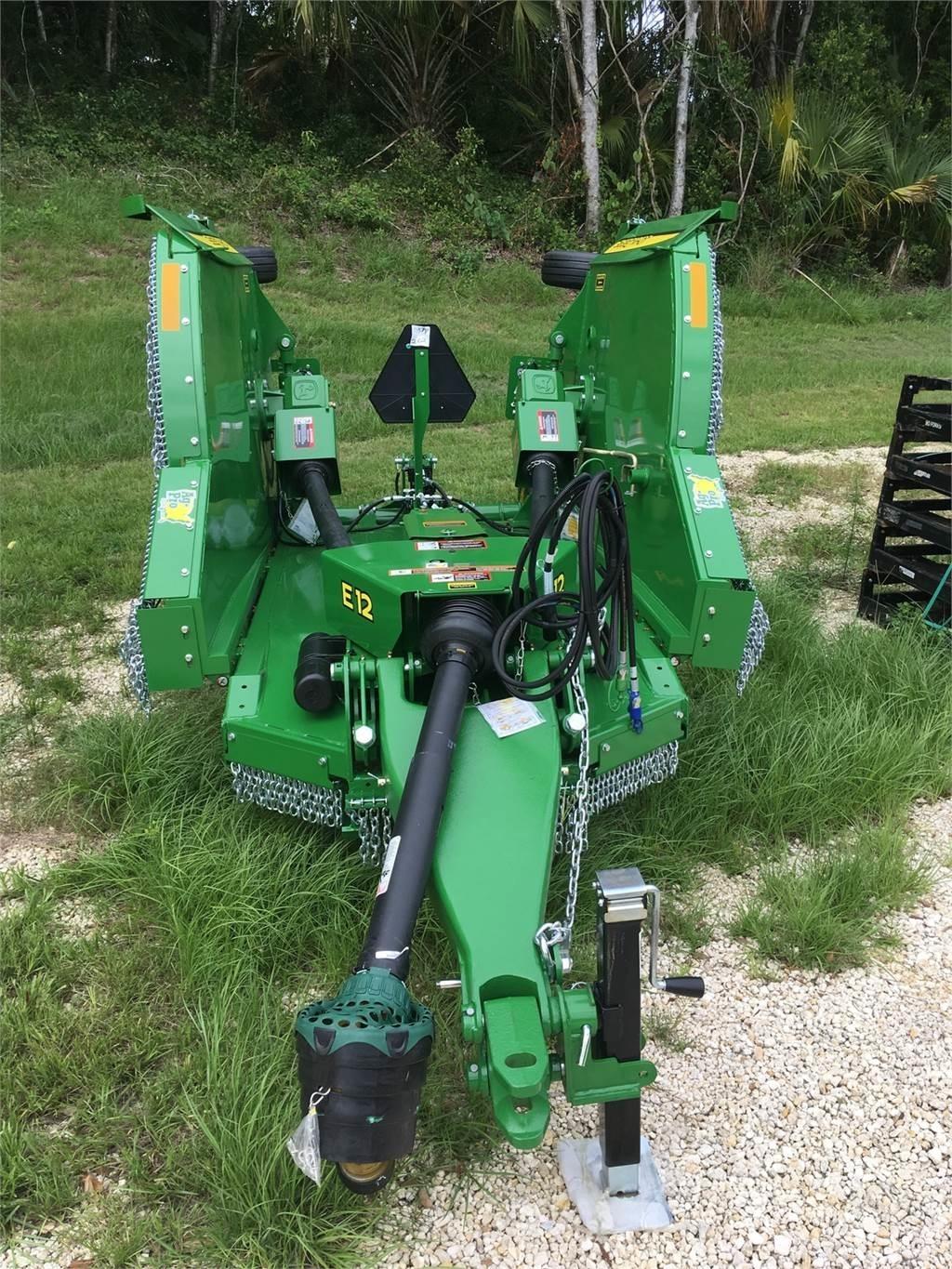 John Deere FC12E Balsnittare, rivare och upprullare