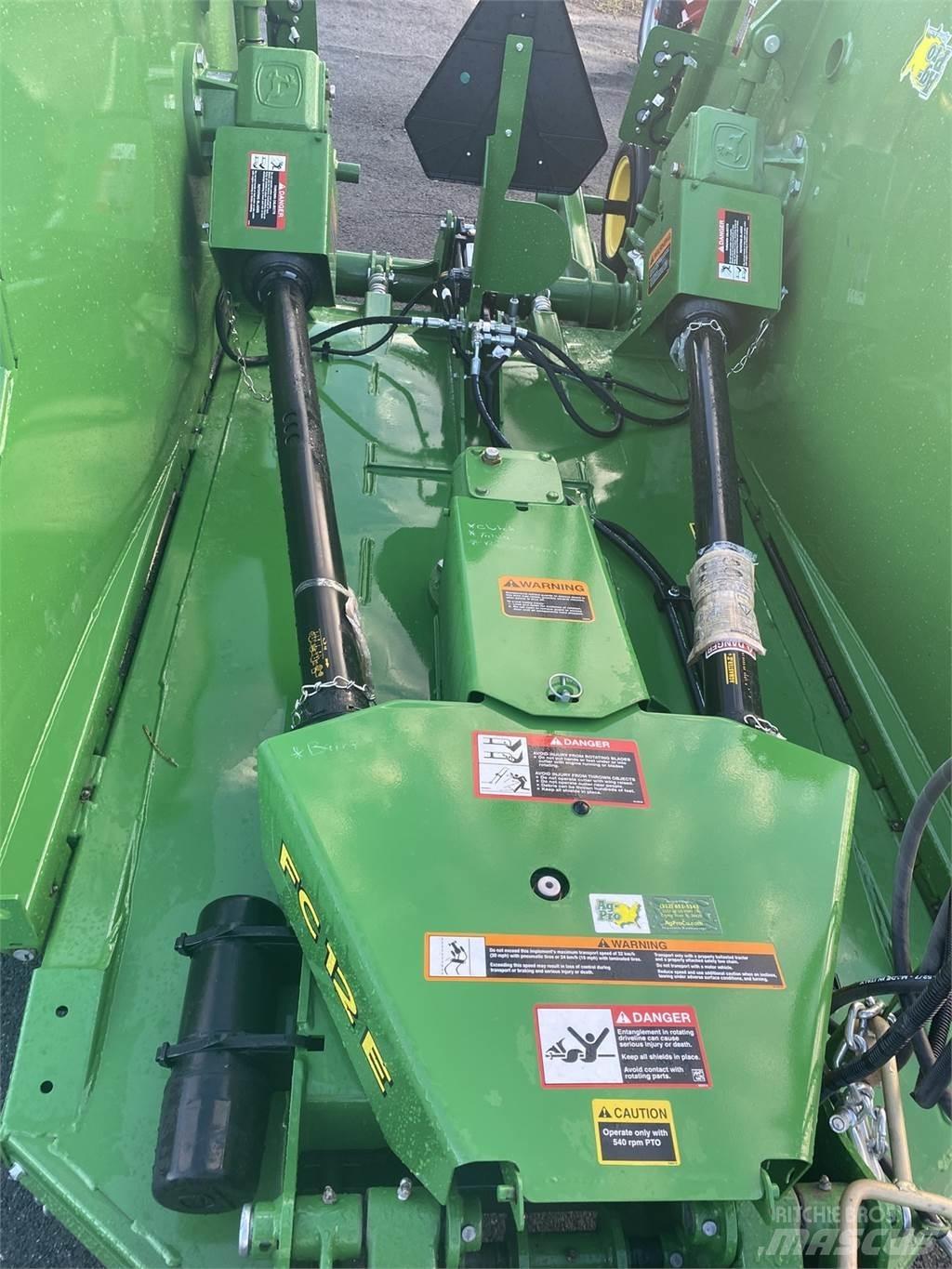 John Deere FC12E Balsnittare, rivare och upprullare