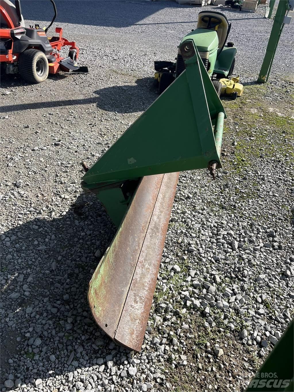 John Deere RB60 Snöblad och plogar
