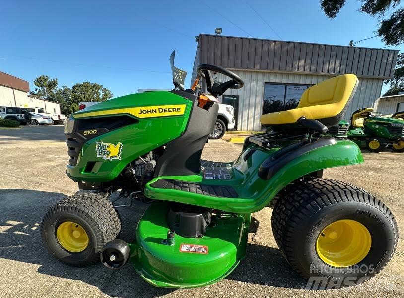 John Deere S100 Åkgräsklippare