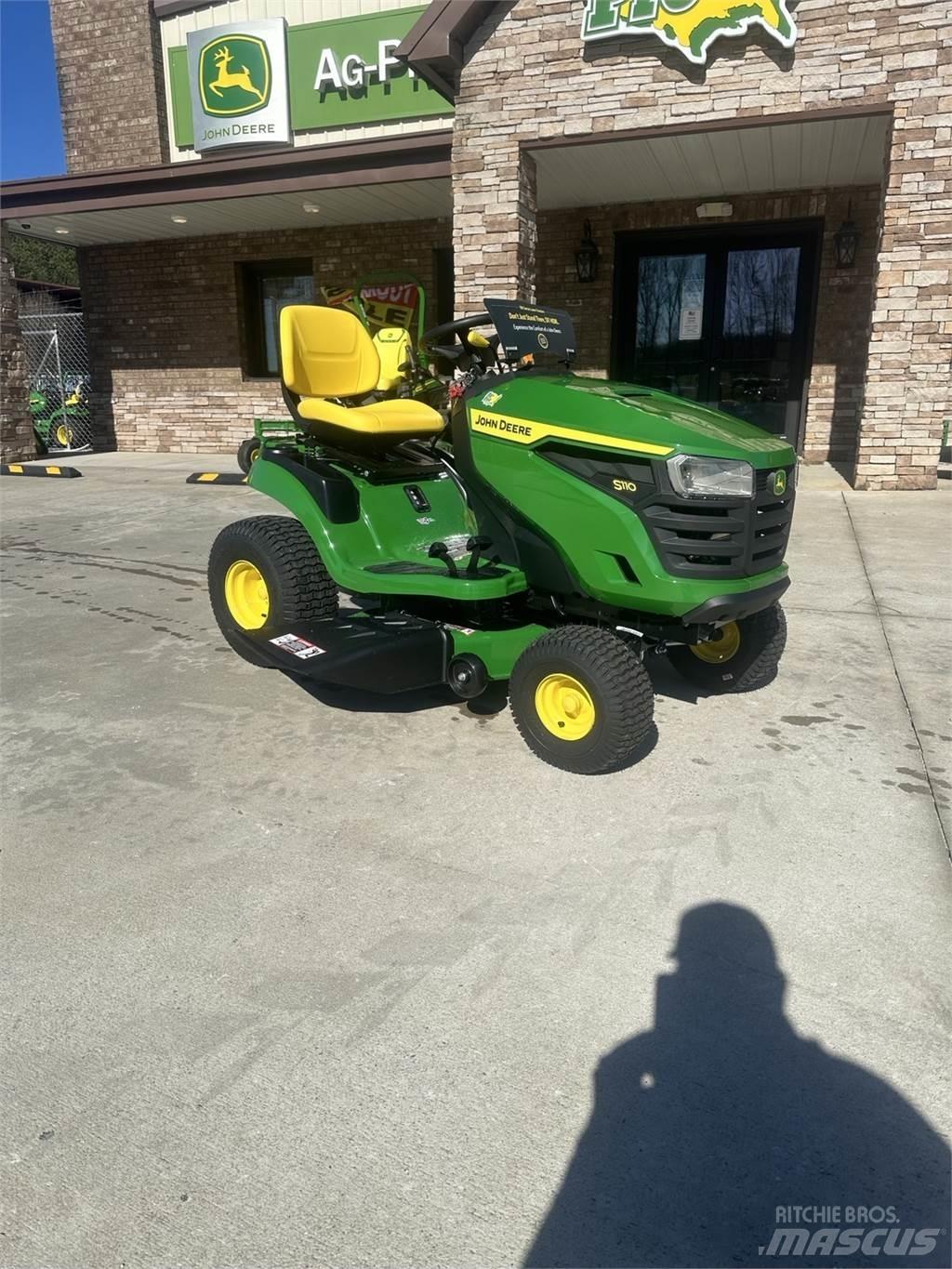 John Deere S110 Åkgräsklippare