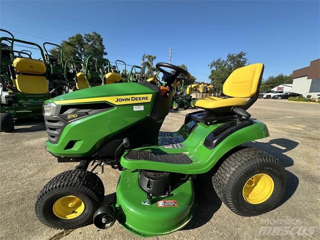 John Deere S110 Åkgräsklippare