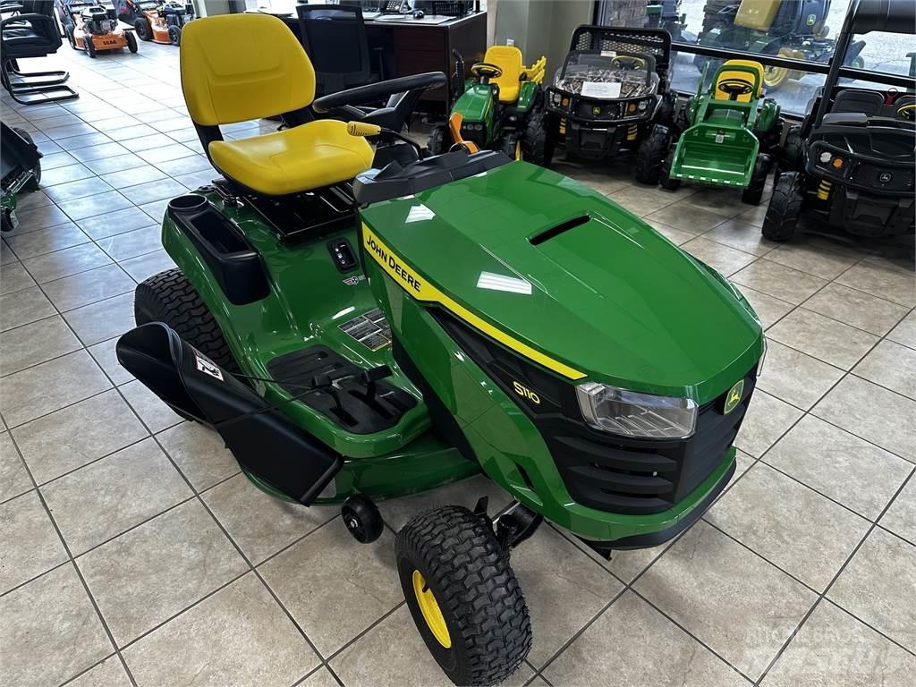 John Deere S110 Åkgräsklippare