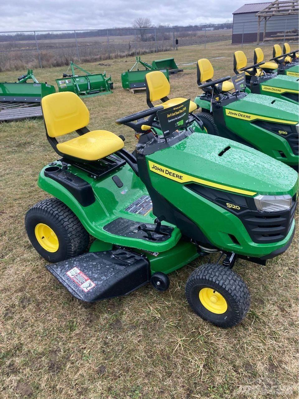 John Deere s120 Åkgräsklippare