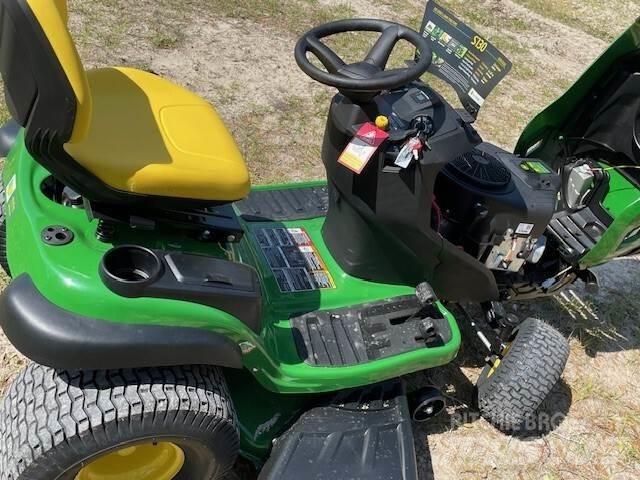 John Deere S130 Åkgräsklippare