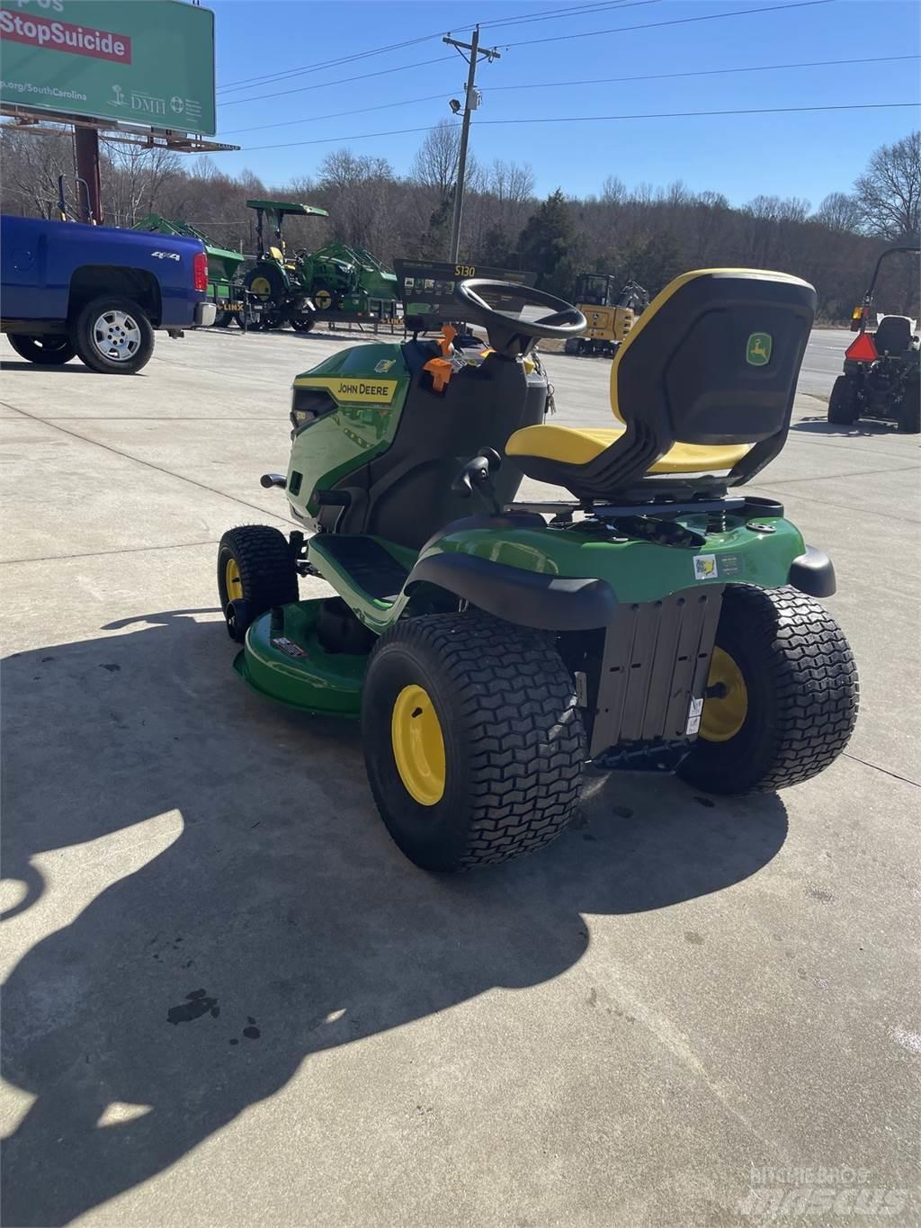 John Deere S130 Åkgräsklippare