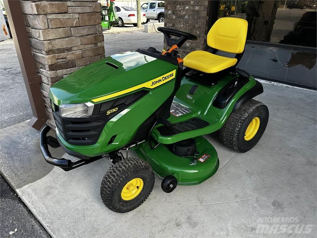 John Deere S130 Åkgräsklippare