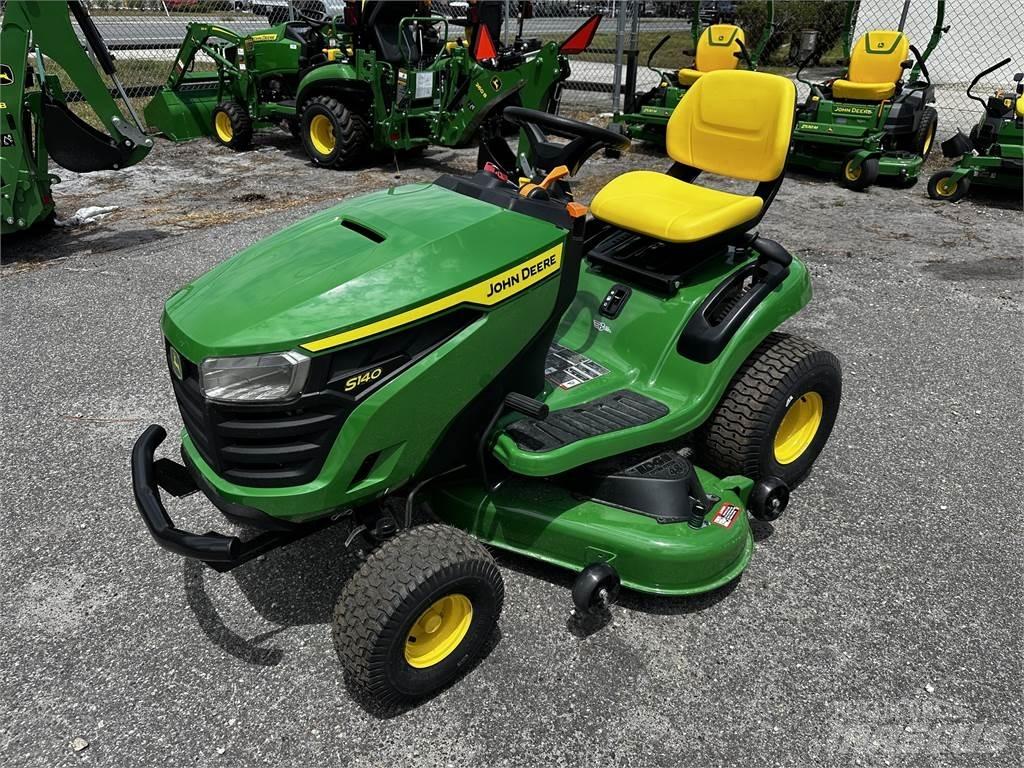 John Deere S140 Åkgräsklippare