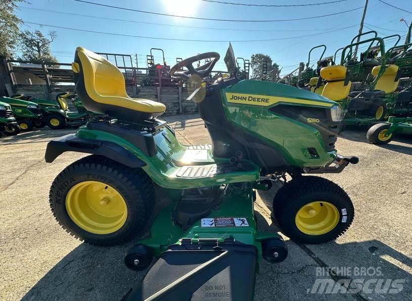 John Deere S180 Kompakttraktorer