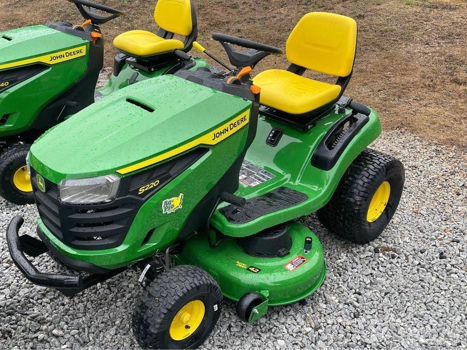 John Deere S220 Kompakttraktorer