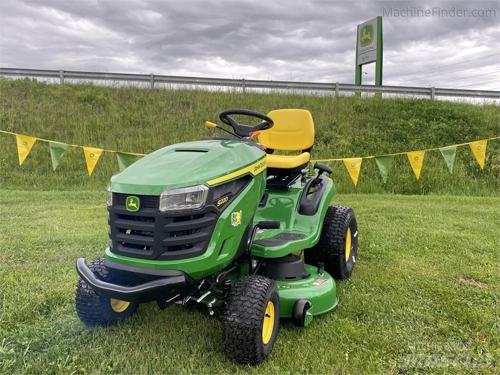 John Deere S220 Åkgräsklippare