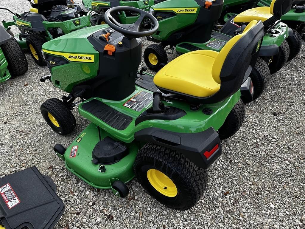 John Deere S240 Kompakttraktorer