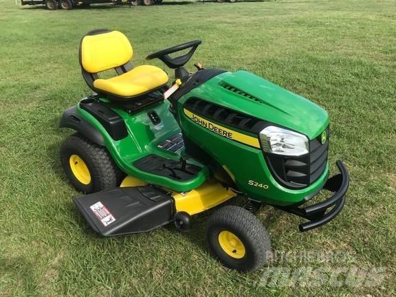 John Deere S240 Kompakttraktorer
