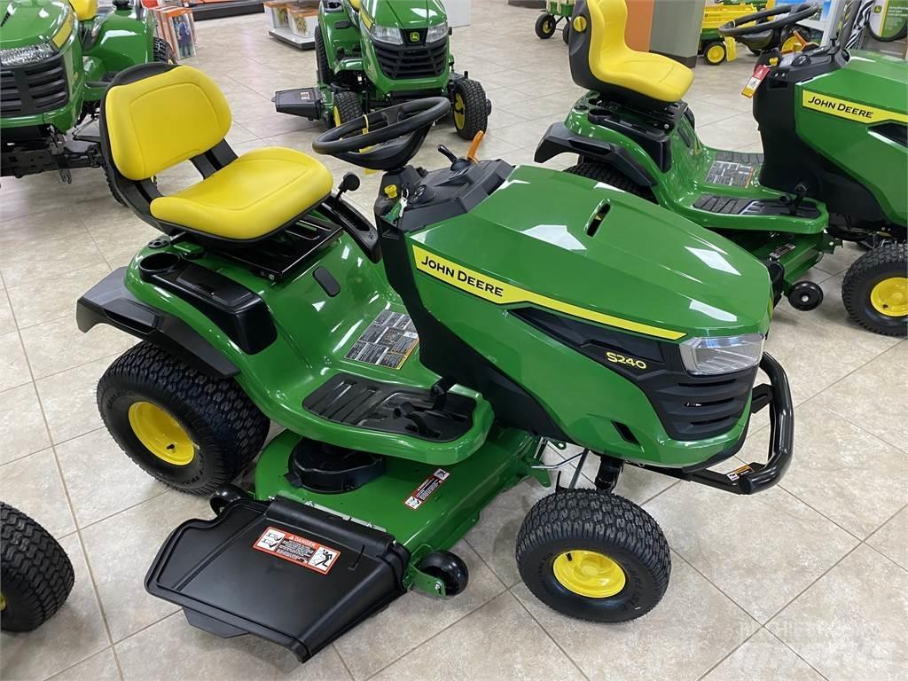 John Deere S240 Kompakttraktorer