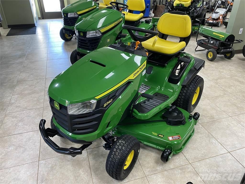 John Deere S240 Kompakttraktorer