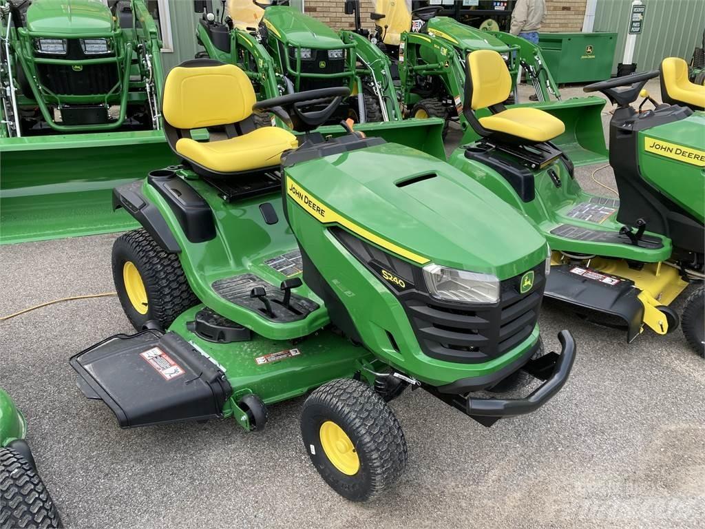 John Deere S240 Kompakttraktorer