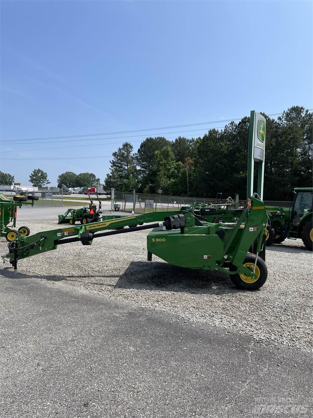 John Deere S300 Slåtterkrossar