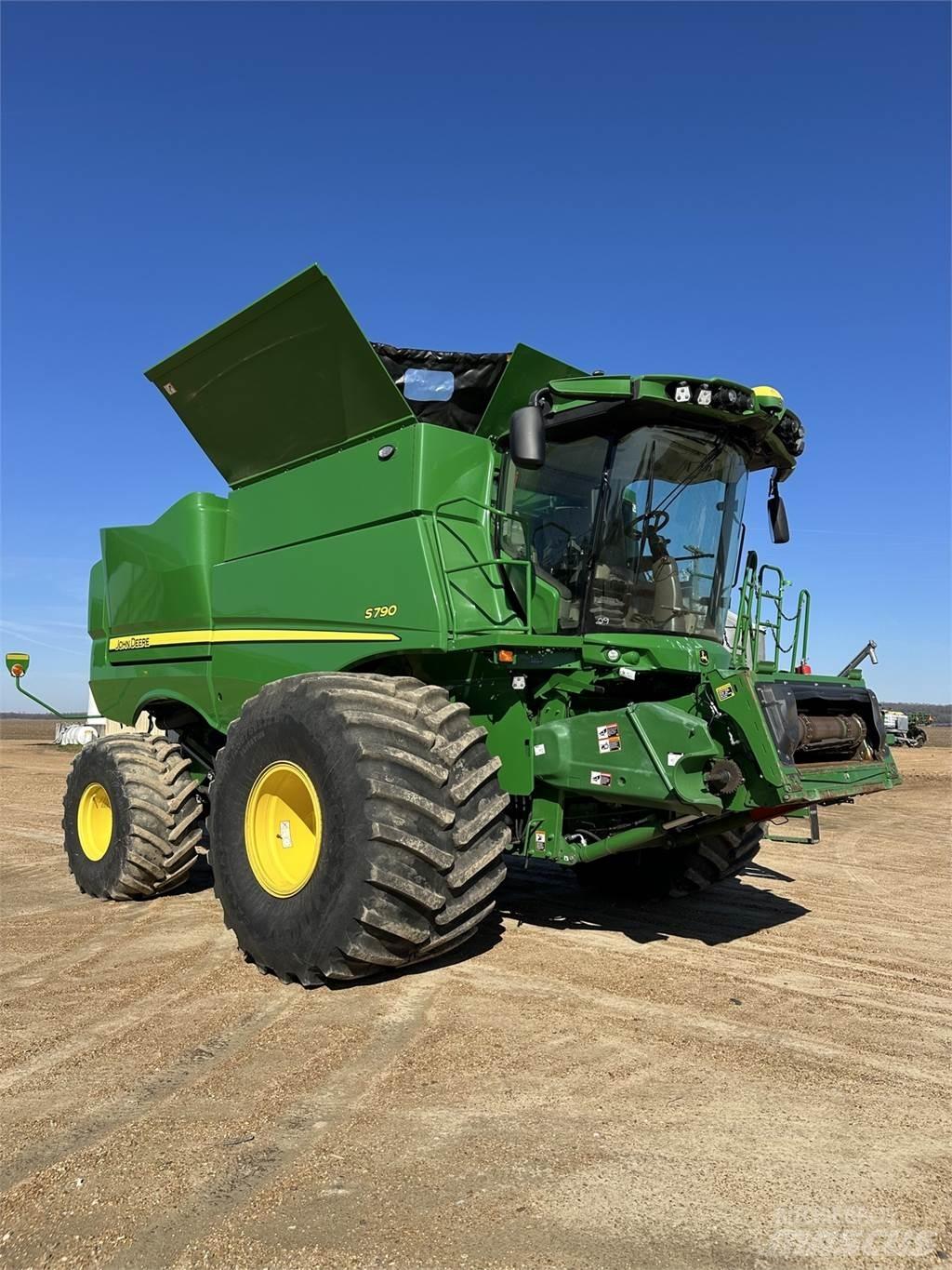 John Deere S790 Skördetröskor