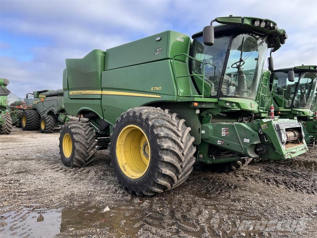 John Deere S790 Skördetröskor