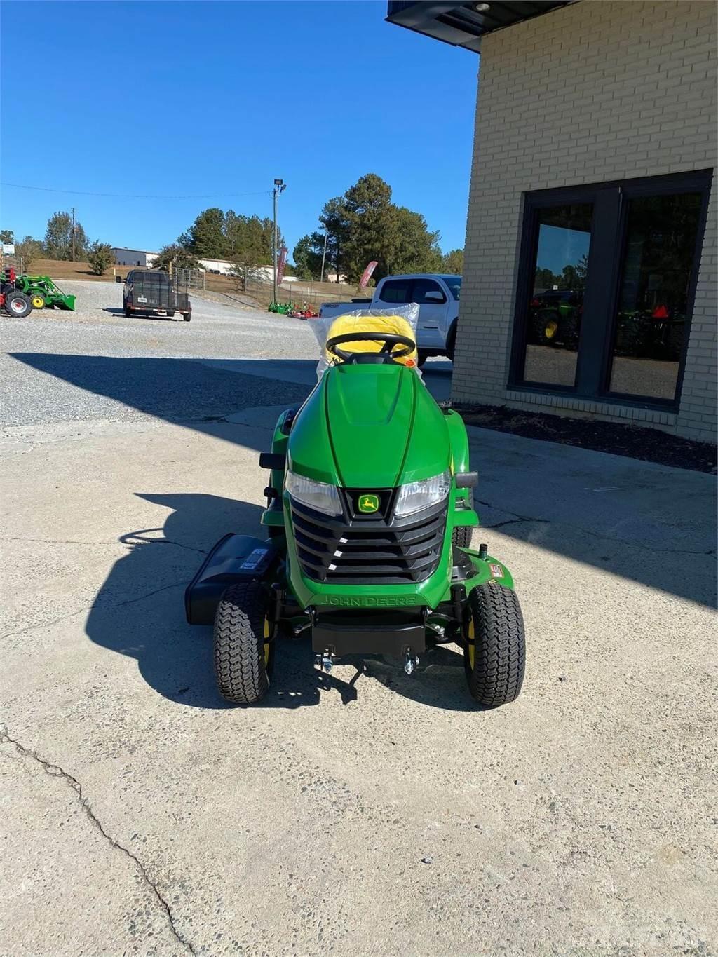 John Deere X330 Kompakttraktorer