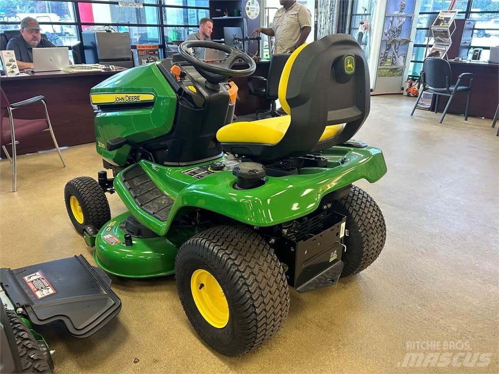 John Deere X330 Kompakttraktorer