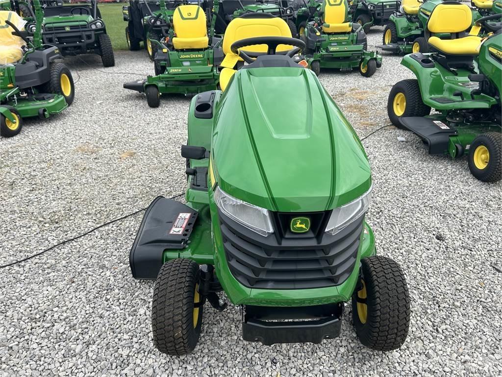 John Deere X330 Kompakttraktorer