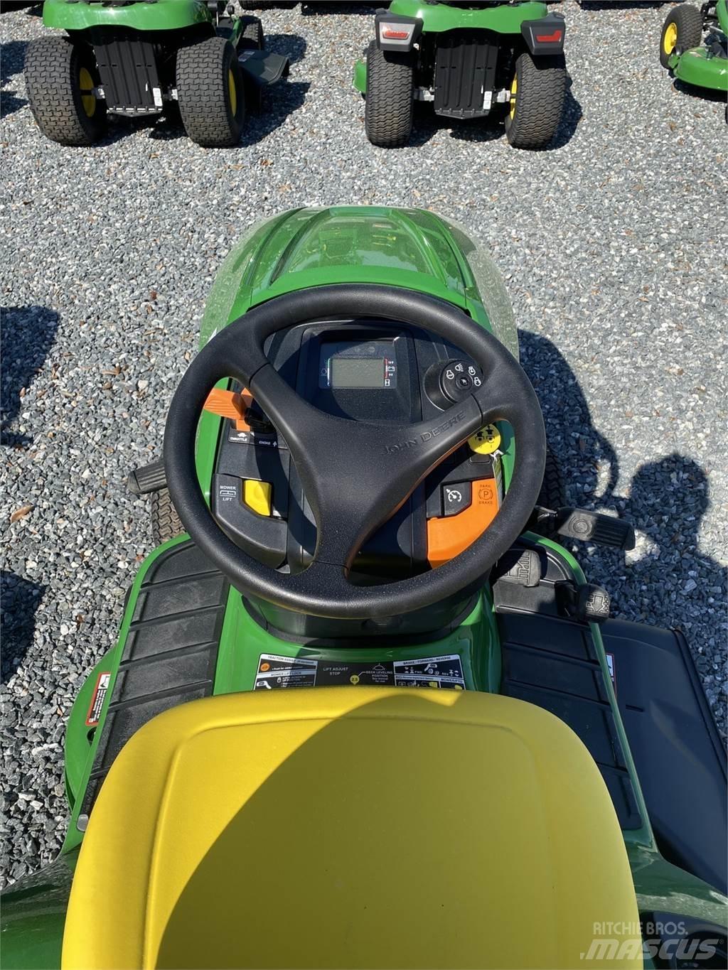 John Deere X330 Kompakttraktorer