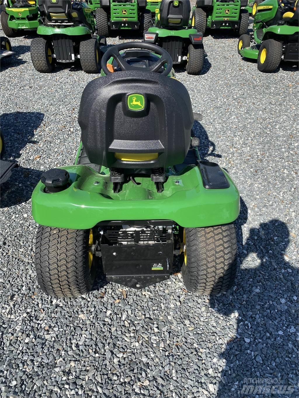 John Deere X330 Kompakttraktorer