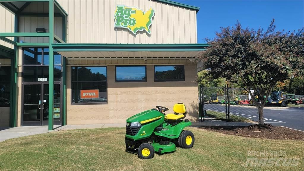 John Deere x330 Kompakttraktorer