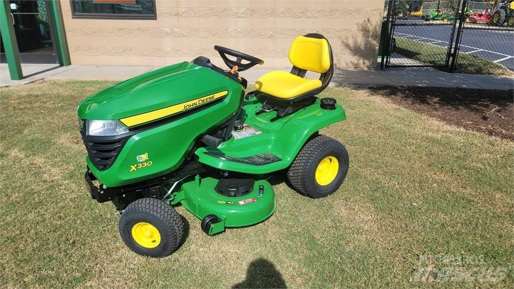 John Deere x330 Kompakttraktorer