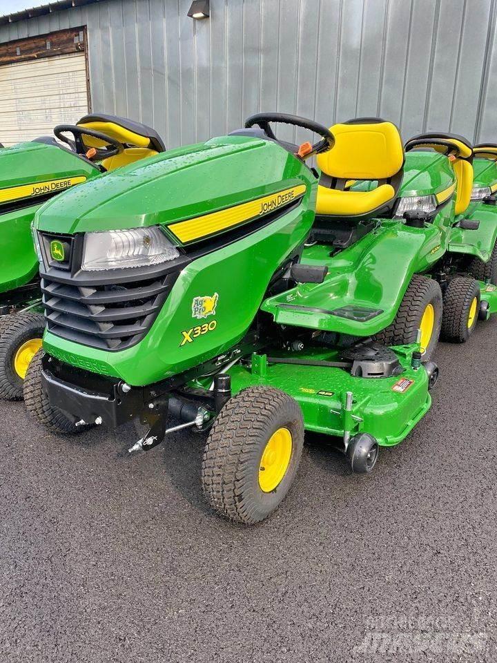 John Deere X330 Kompakttraktorer