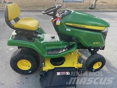 John Deere X350 Kompakttraktorer