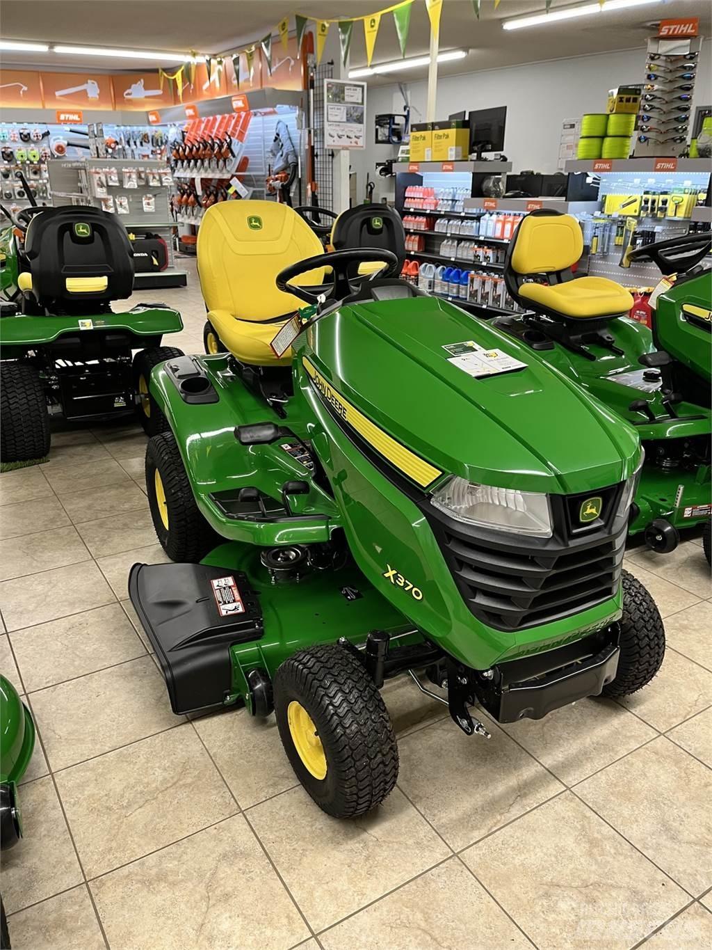 John Deere X370 Kompakttraktorer