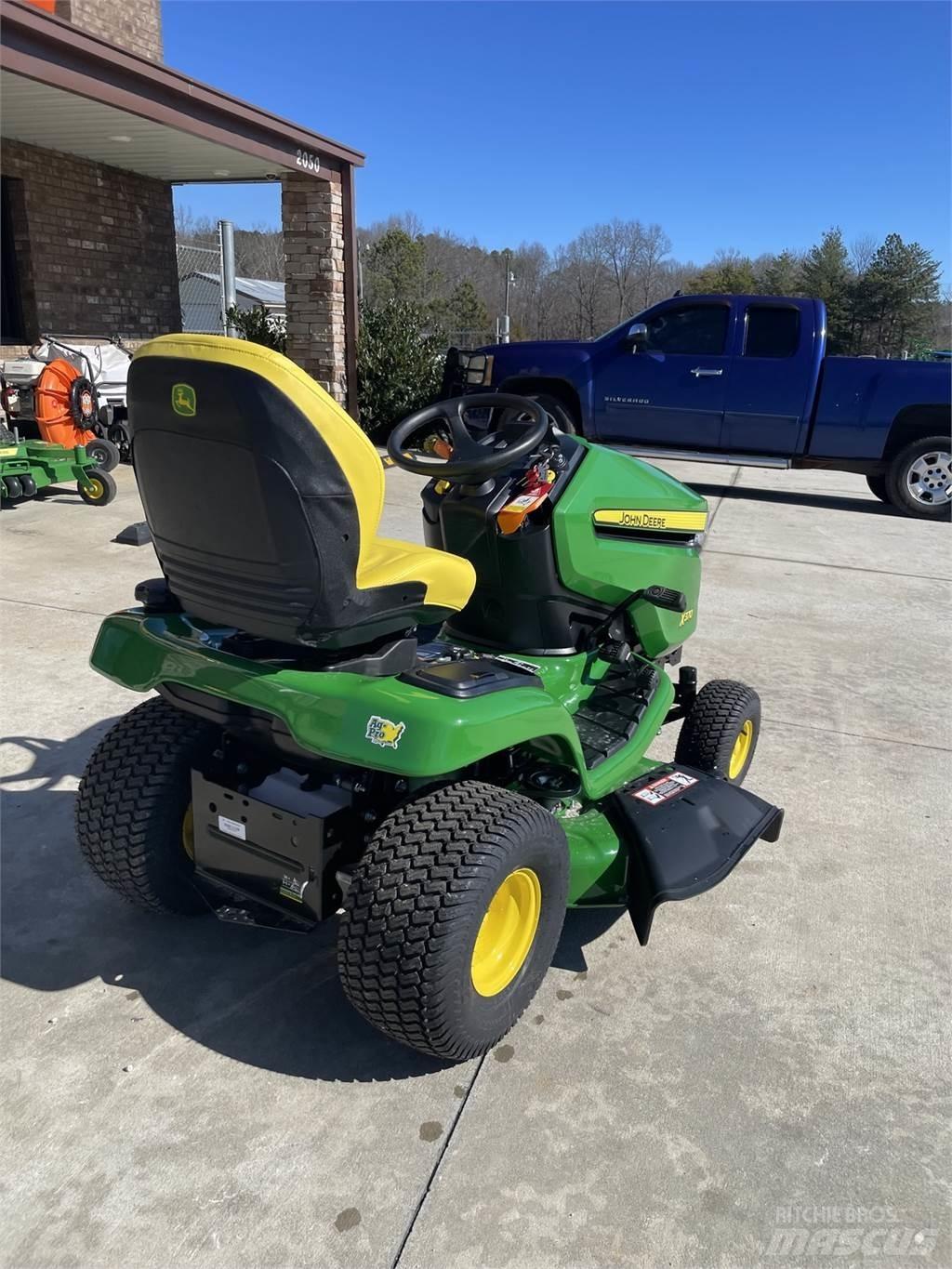 John Deere X370 Kompakttraktorer