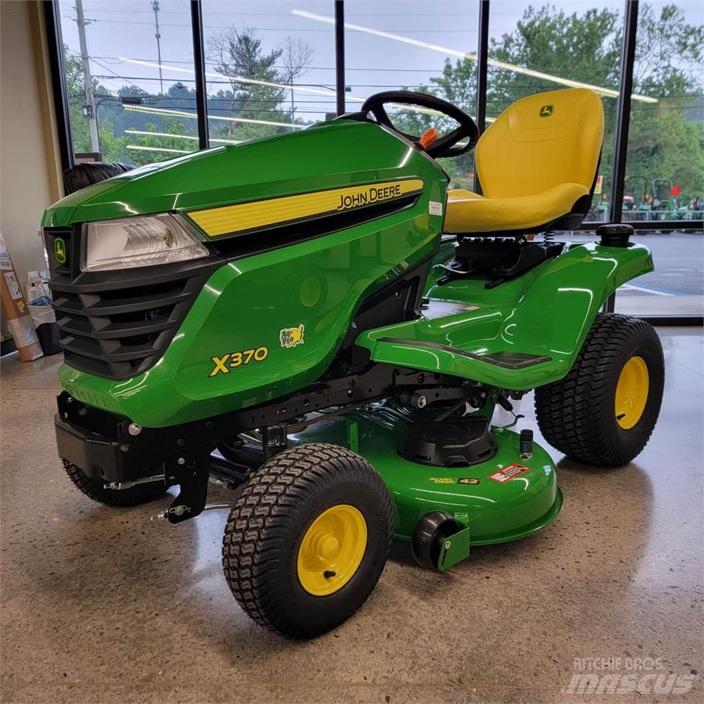 John Deere X370 Kompakttraktorer