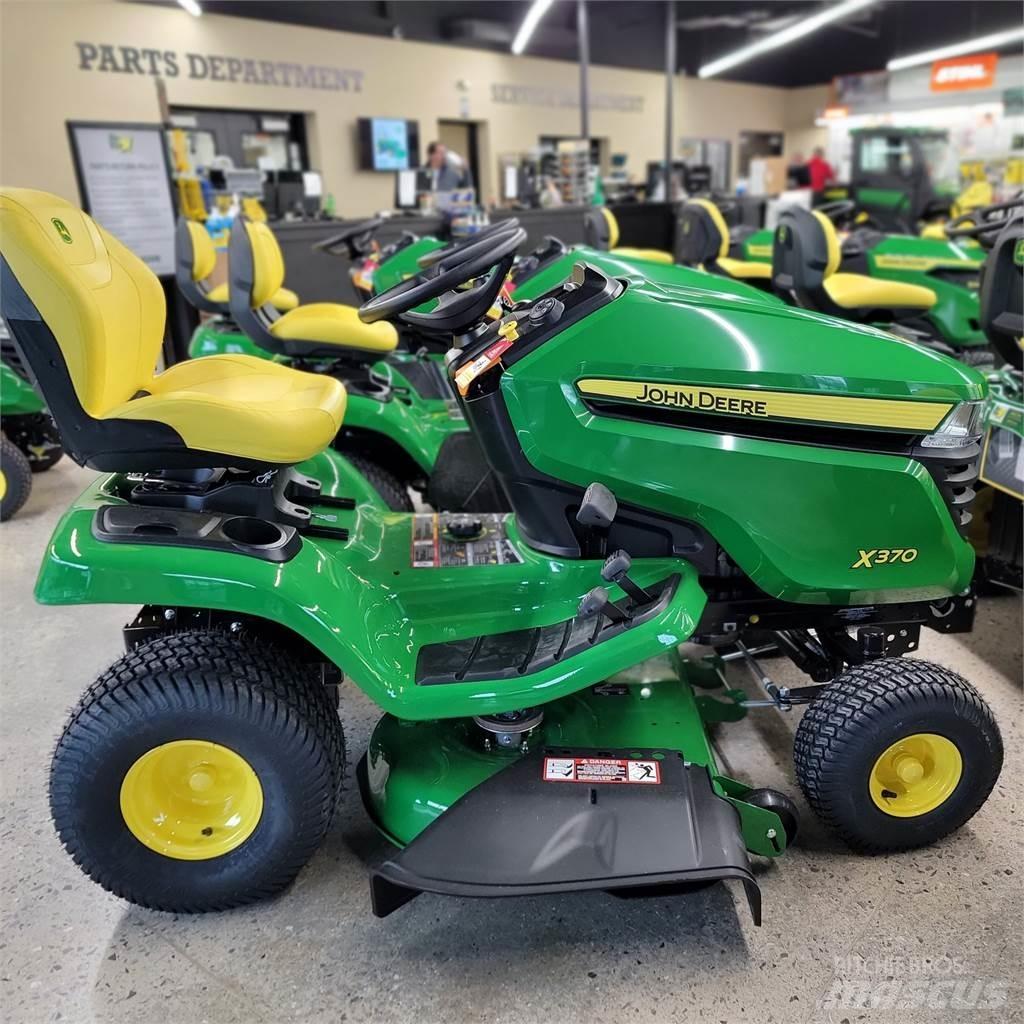 John Deere X370 Kompakttraktorer