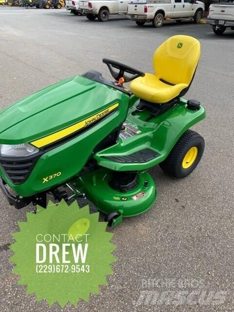John Deere X370 Kompakttraktorer