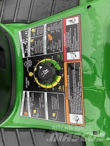 John Deere X370 Kompakttraktorer