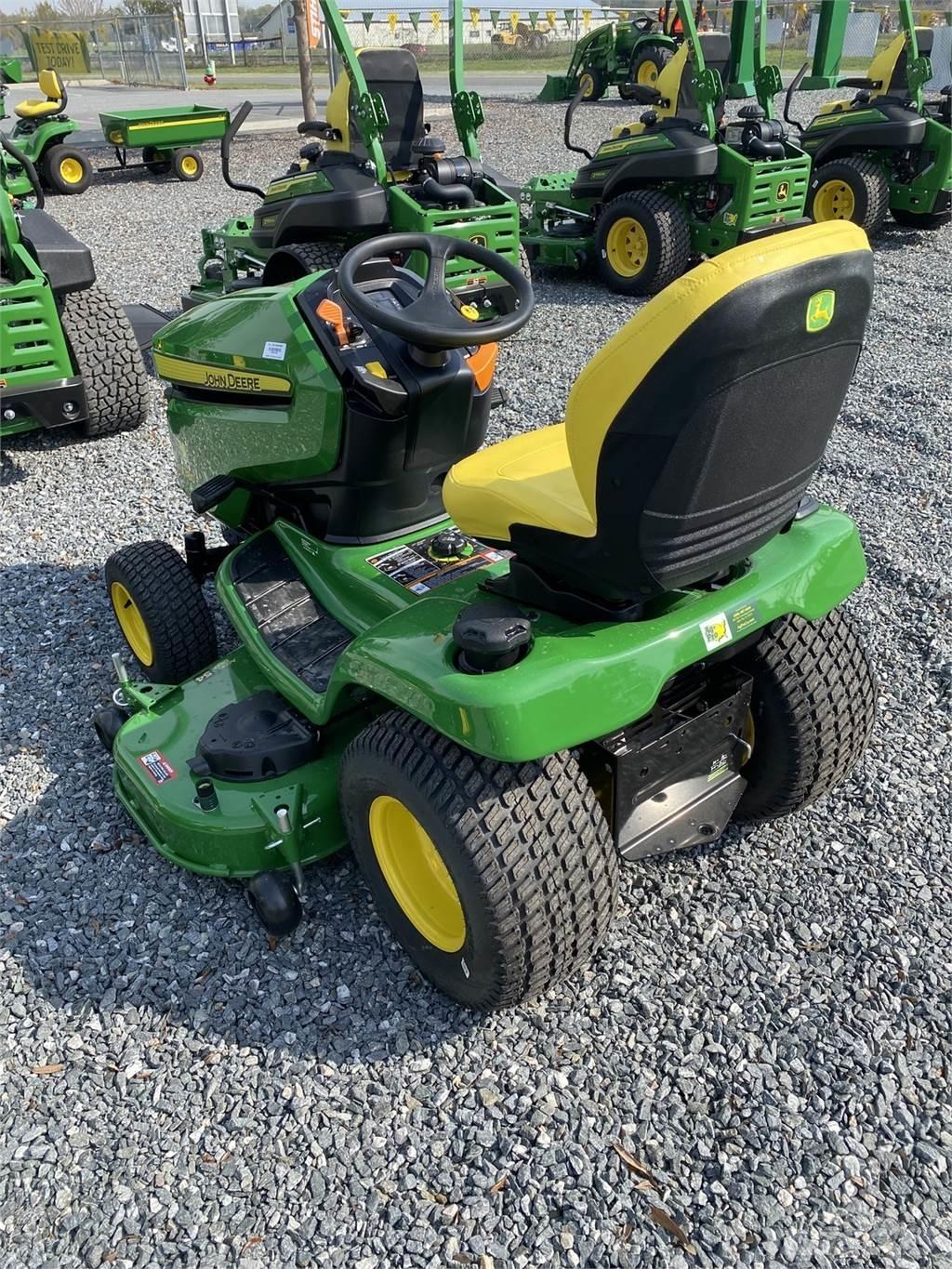 John Deere X380 Kompakttraktorer
