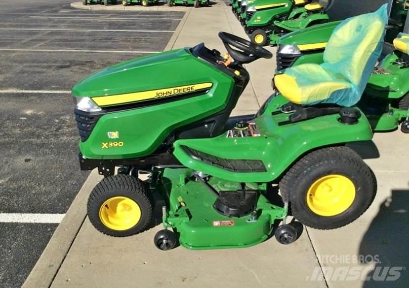 John Deere X390 Kompakttraktorer