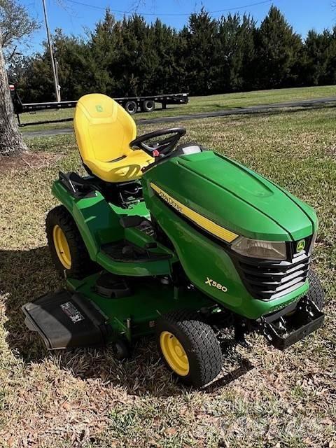 John Deere X580 Kompakttraktorer