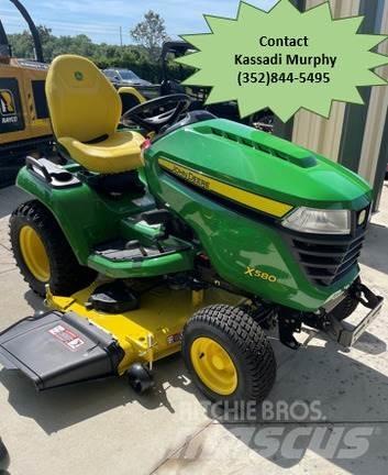 John Deere X580 Kompakttraktorer