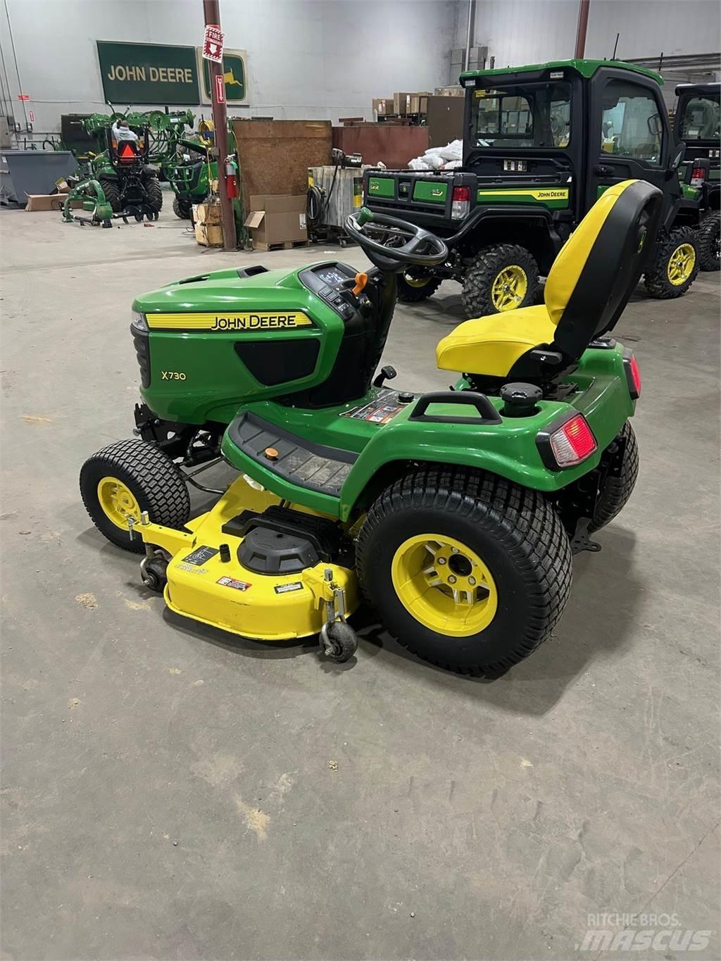 John Deere X730 Kompakttraktorer