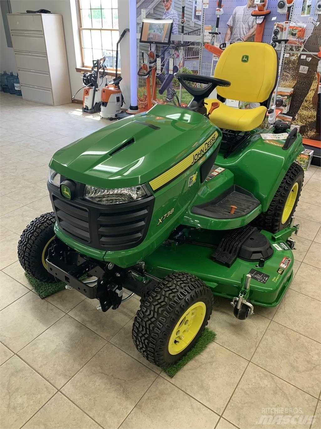 John Deere X738 Kompakttraktorer
