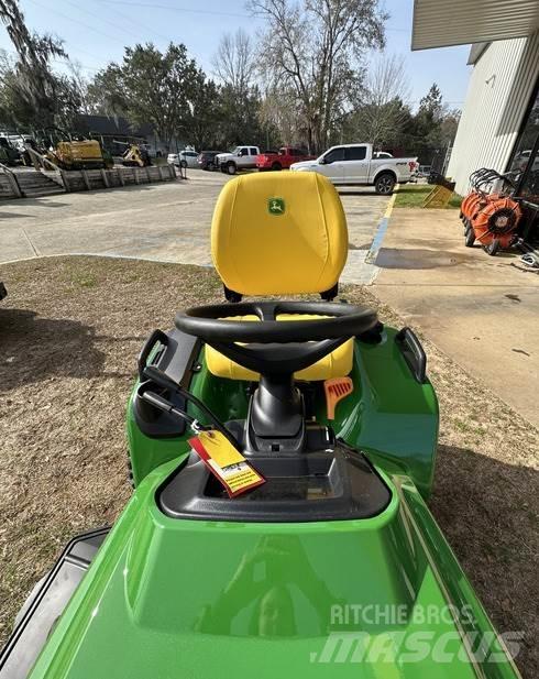 John Deere X739 Kompakttraktorer